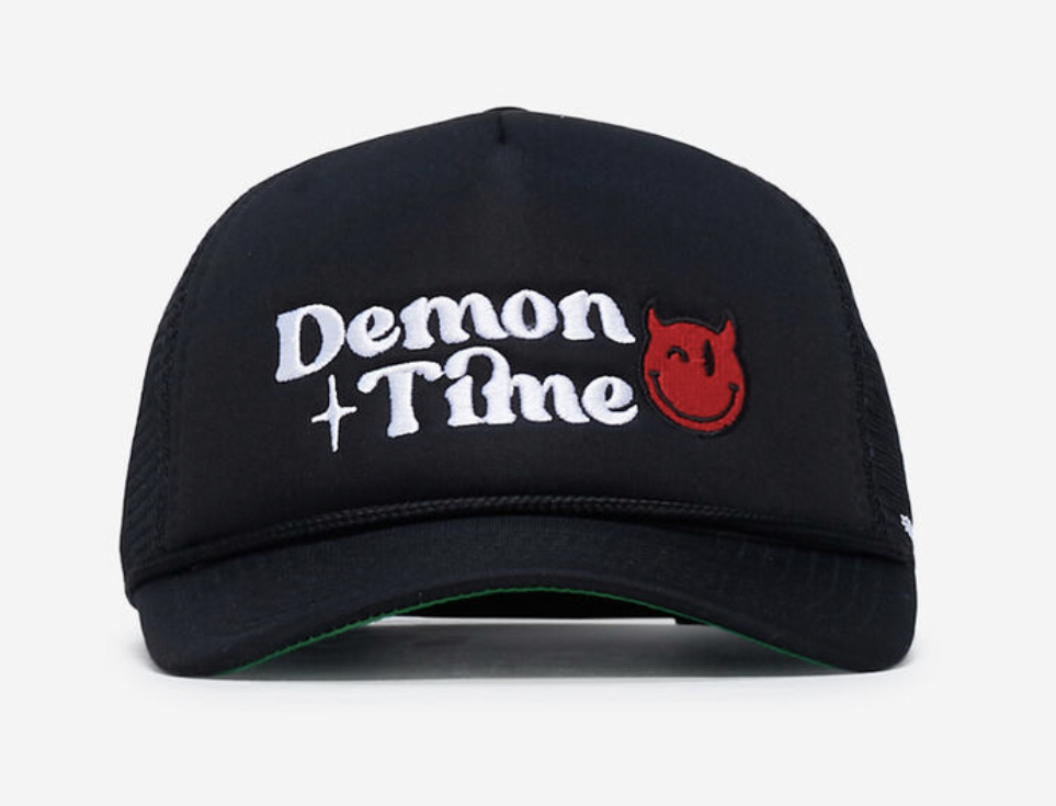 Demon Time font on this hat?