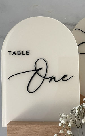 Similar Font with Tails